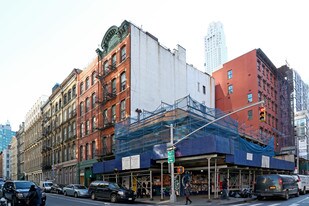 111 Reade St in New York, NY - Building Photo