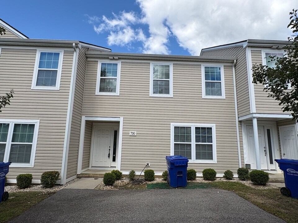 730 Twisted Oak Dr NW in Christiansburg, VA - Building Photo