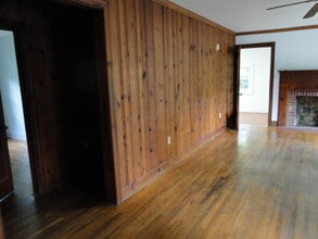 106 Pine St in Carrboro, NC - Foto de edificio - Building Photo
