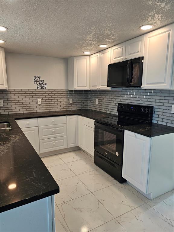 7425 Abalone Dr in Port Richey, FL - Building Photo - Building Photo