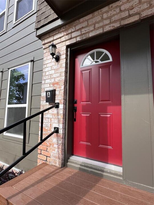 5922 Fairdale Ln in Houston, TX - Foto de edificio