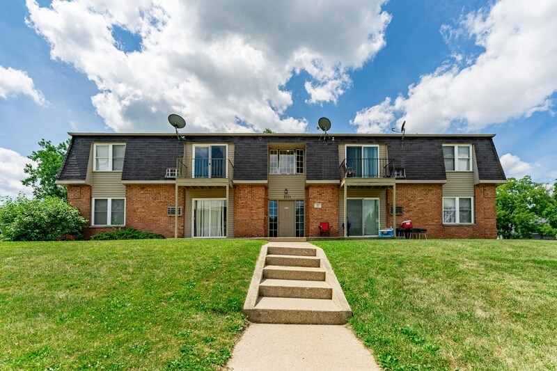 3111 Jacqueline Dr in Rockford, IL - Building Photo