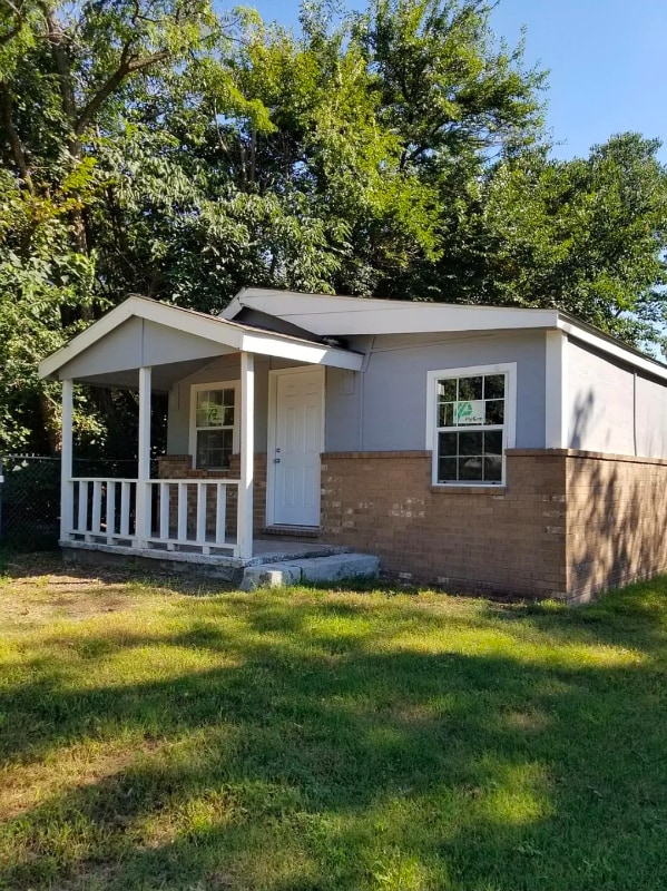 property at 606 SE 14th St