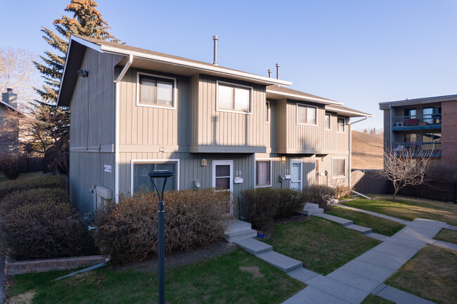Parkside Place in Calgary, AB - Building Photo - Building Photo