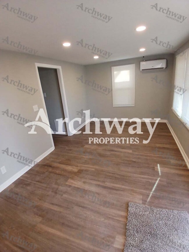 913 S 11th St in Kansas City, KS - Building Photo - Building Photo