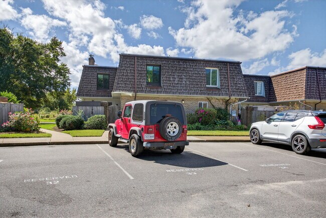 1737 Ocean Bay Dr in Virginia Beach, VA - Building Photo - Building Photo