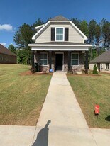 1960 Armistead Ln in Auburn, AL - Building Photo