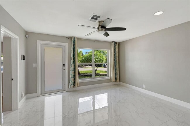 320 NW 51st Ct in Fort Lauderdale, FL - Building Photo - Building Photo