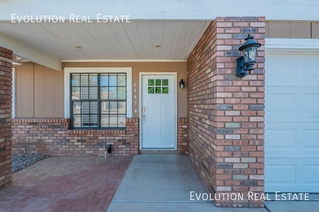 6443 E Sandra Terrace in Scottsdale, AZ - Building Photo - Building Photo