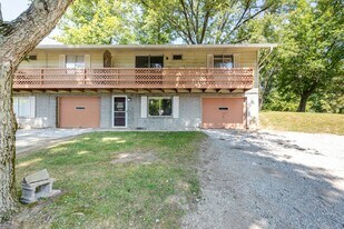 4201 Cottage Grove Rd in Uniontown, OH - Building Photo