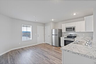 4020 Ryan Dr SW in Decatur, AL - Building Photo - Building Photo