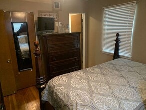 2000 W Sunset Dr in Carbondale, IL - Building Photo - Building Photo