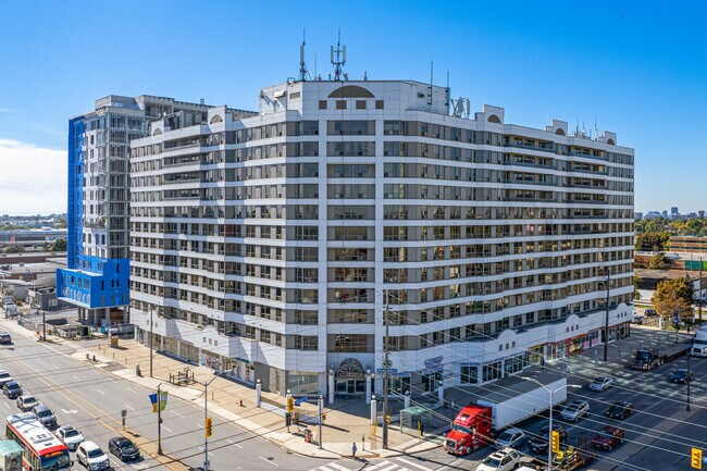 Aldebrain Tower in Toronto, ON - Building Photo - Building Photo