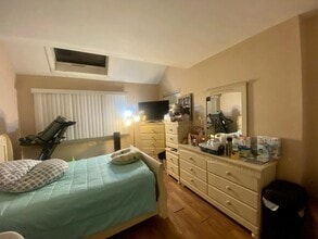 571 Boxwood Dr in Shirley, NY - Building Photo - Building Photo