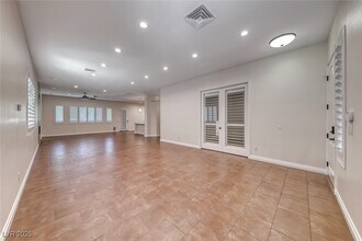 2122 Mooreview St in Henderson, NV - Building Photo - Building Photo