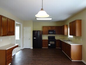 9104 Valleyview Ct in Union City, GA - Building Photo - Building Photo