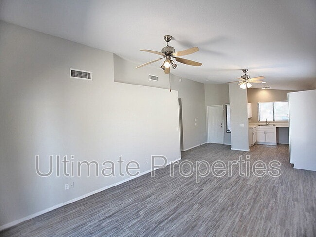 631 E Arizona Ave in Buckeye, AZ - Building Photo - Building Photo