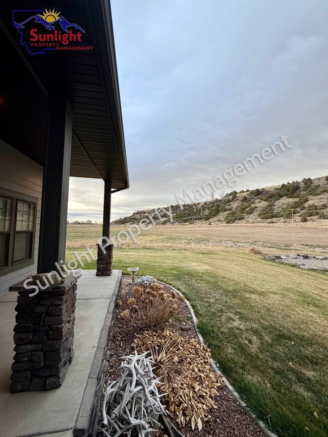 5281 River Rd in Laurel, MT - Building Photo - Building Photo