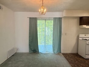 3237 Abbeywood Dr in Decatur, GA - Building Photo - Building Photo