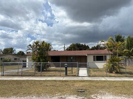 20320 SW 110th Ct in Cutler Bay, FL - Building Photo