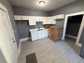 512 Maple Ave in Burlington, NC - Building Photo - Building Photo