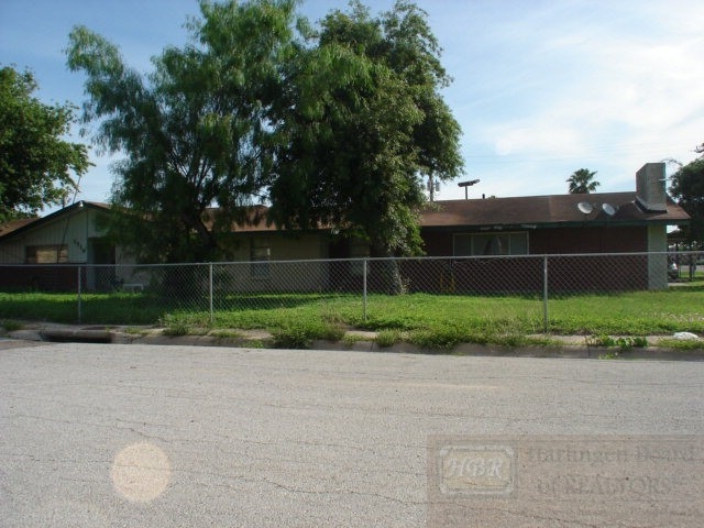 1719 Laurie St in Harlingen, TX - Building Photo