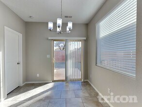 6720 Oasis Canyon Rd NW in Albuquerque, NM - Foto de edificio - Building Photo