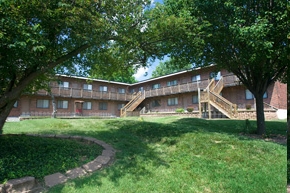 Lilac Court Apartments in St. Louis, MO - Foto de edificio - Building Photo