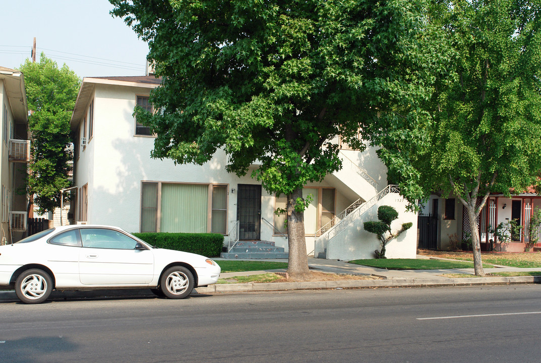 1527 N Van Ness Ave in Fresno, CA - Foto de edificio