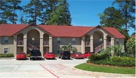 Student Quarters Valdosta in Valdosta, GA - Building Photo