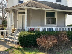 433 Bentley Ave in Beverly, NJ - Building Photo