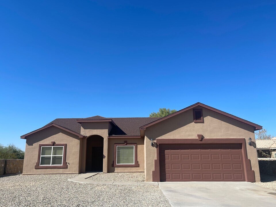 4567 Hatchet Ct in Las Cruces, NM - Building Photo