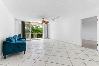 3575 S Ocean Blvd, Unit 309 in South Palm Beach, FL - Building Photo - Building Photo