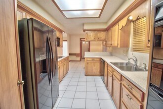 511 Bending Bough Dr in Spring, TX - Building Photo - Building Photo