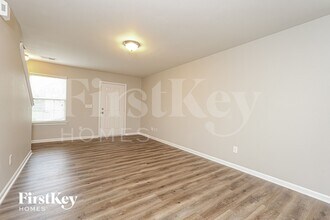 3611 Blue Spruce Ct, Unit 7-201 in Greensboro, NC - Building Photo - Building Photo