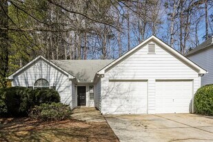 4622 Noah Overlook W in Acworth, GA - Building Photo