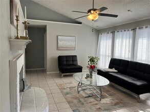 6736 Black Wing Dr in Fort Worth, TX - Building Photo - Building Photo