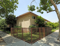 7959 Bright Ave in Whittier, CA - Foto de edificio - Building Photo