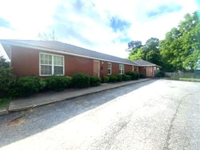 property at 2052 7th St