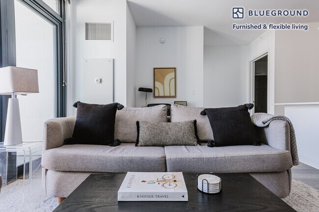 637 N Wells St in Chicago, IL - Building Photo - Building Photo
