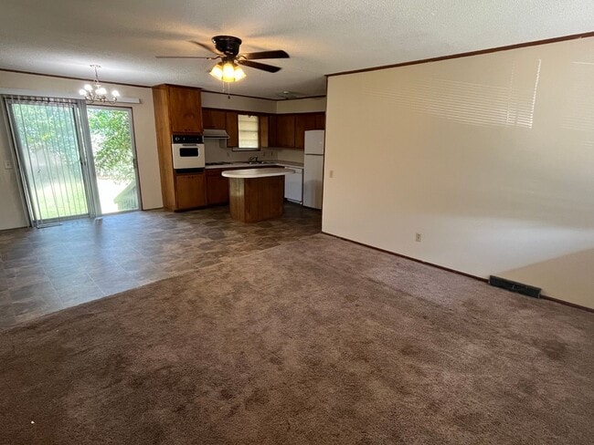 505 E Fir St in Russellville, AR - Building Photo - Building Photo