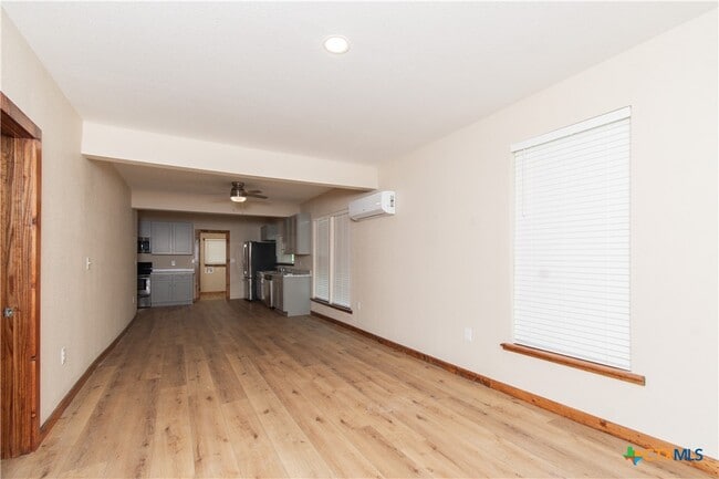105 W Ave G in Buckholts, TX - Building Photo - Building Photo