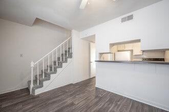 Woodside Apartments in Spartanburg, SC - Foto de edificio - Building Photo
