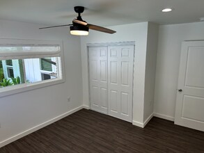 1235 Manulani St in Kailua, HI - Building Photo - Building Photo