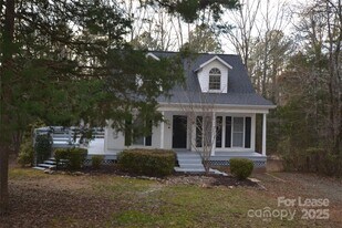 9024 McElroy Rd in Waxhaw, NC - Building Photo