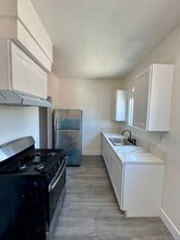 1416 E 41st Pl in Los Angeles, CA - Building Photo - Building Photo