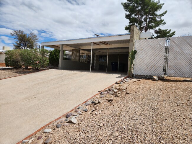 6968 E Princeton Dr in Tucson, AZ - Building Photo - Building Photo