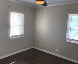 43 Freeman street in Woodbridge, NJ - Foto de edificio - Building Photo