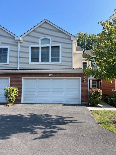 744 Old Checker Rd in Buffalo Grove, IL - Building Photo - Building Photo