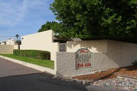 Building Photo - Papago View Apartments in Phoenix, Arizona